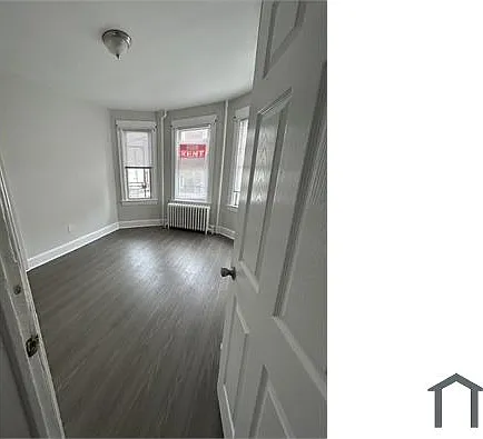 3 bed, $2,500 — Photo 2