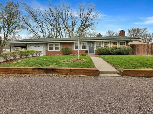 17 Marlo Dr, Belleville, IL 62226