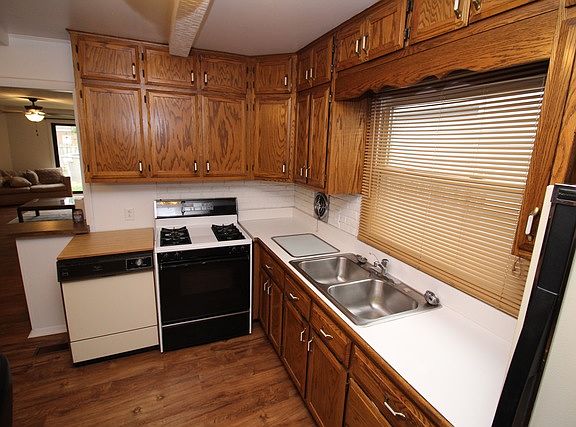 4th image of 1120 Westshire Dr