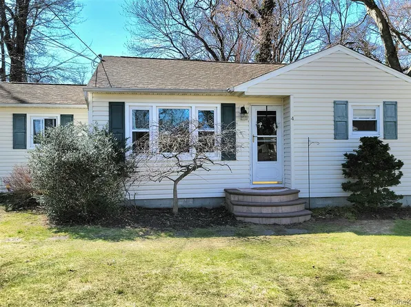 4 White Oak Street, Middle Island, NY 11953