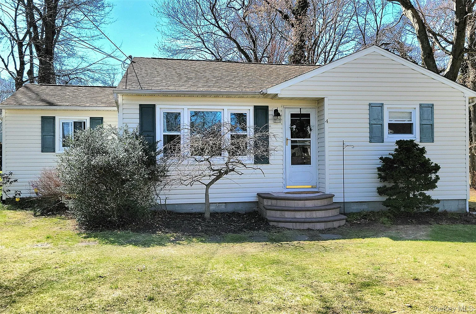 4 White Oak Street photo 1