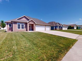 4124 SW Stonybrook Dr, Topeka, KS 66610