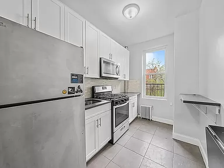 202 Hull St #1L — Photo 3