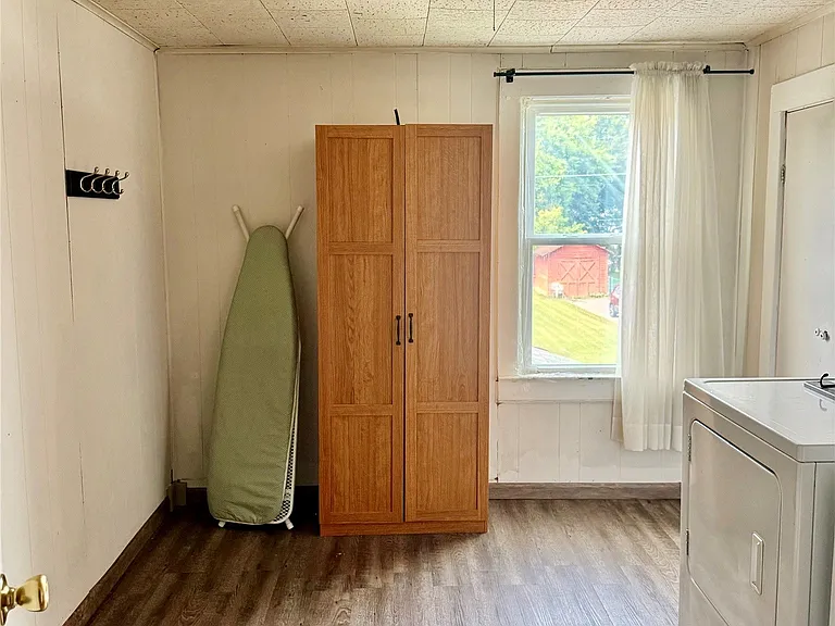 310 Birdsall St — Photo 4