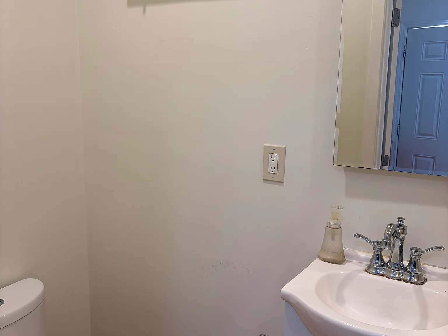 1 bed, 250 sqft, $1,400 — Photo 3