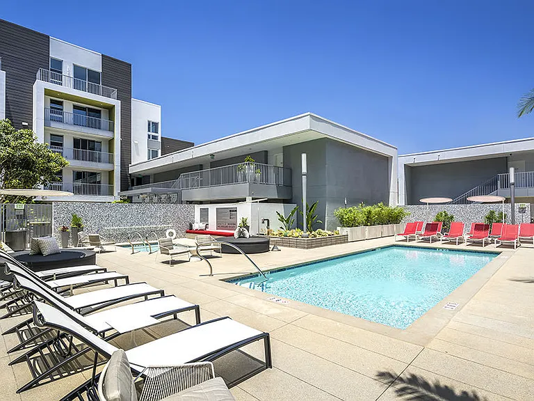 Domain Weho — Photo 23