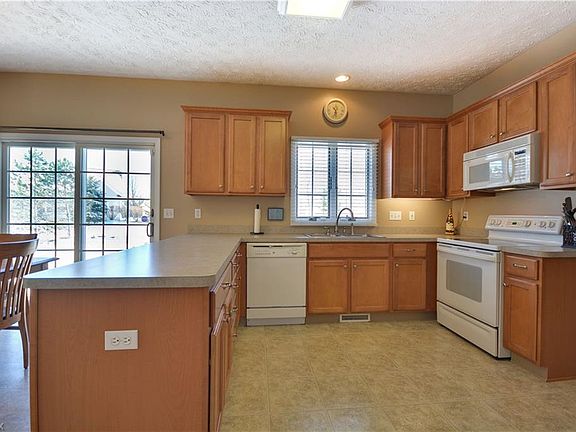 4th image of 37814 Briar Lakes Dr