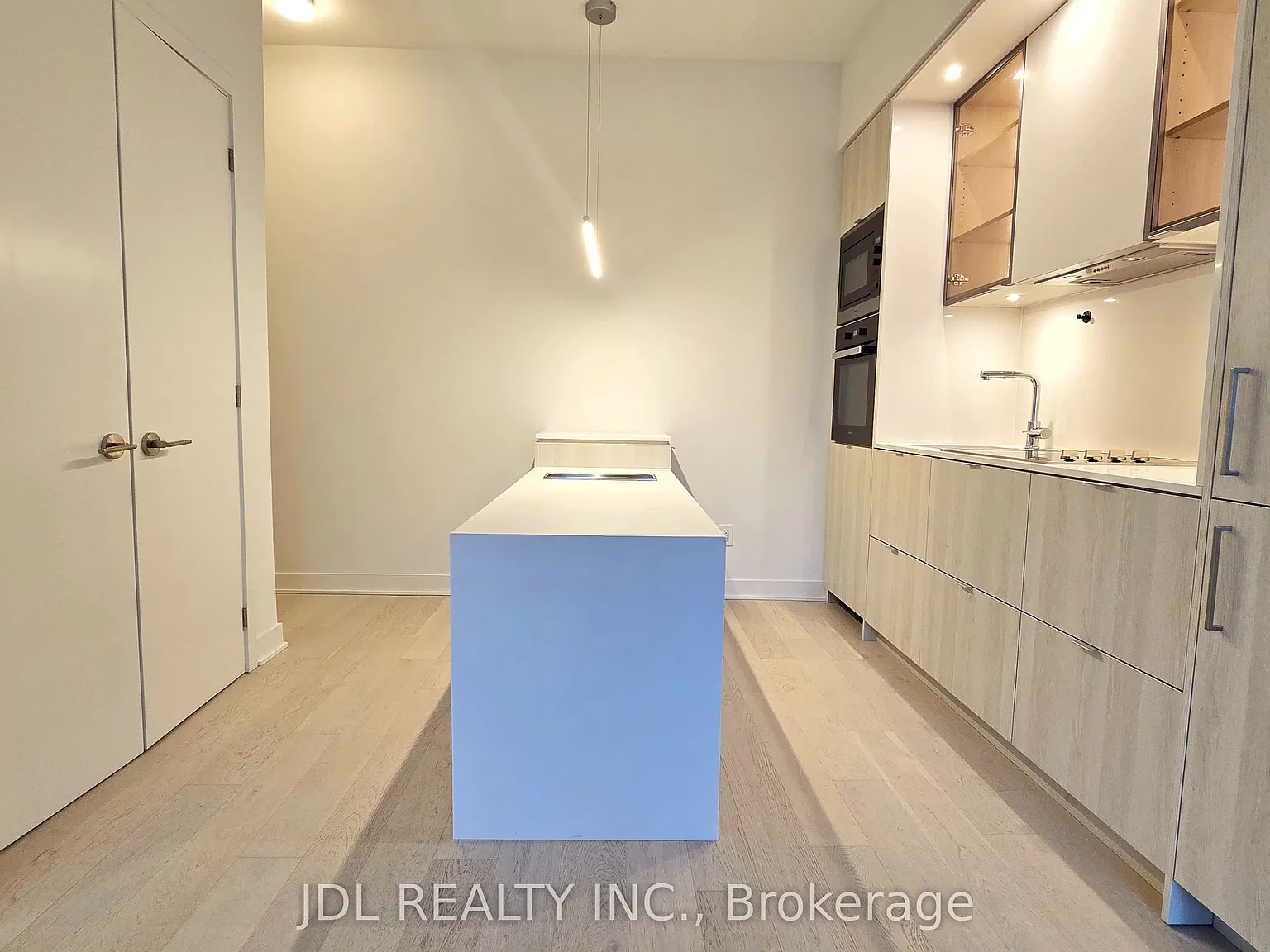 1 bed, $2,500 — Photo 2