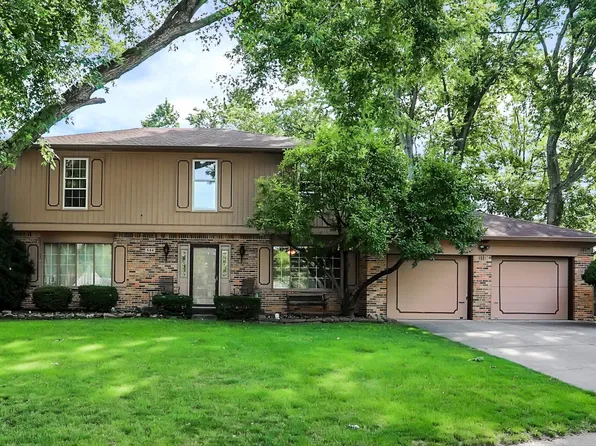 594 Watterson Ct, Indianapolis, IN 46217