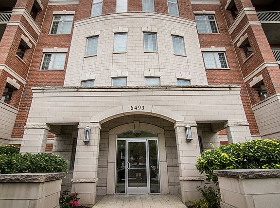 2nd image of 6493 N Northwest Hwy APT 210