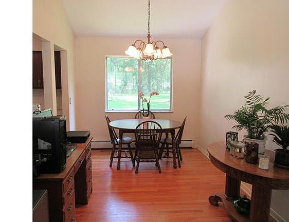 4th image of 29320 Stewart Dr