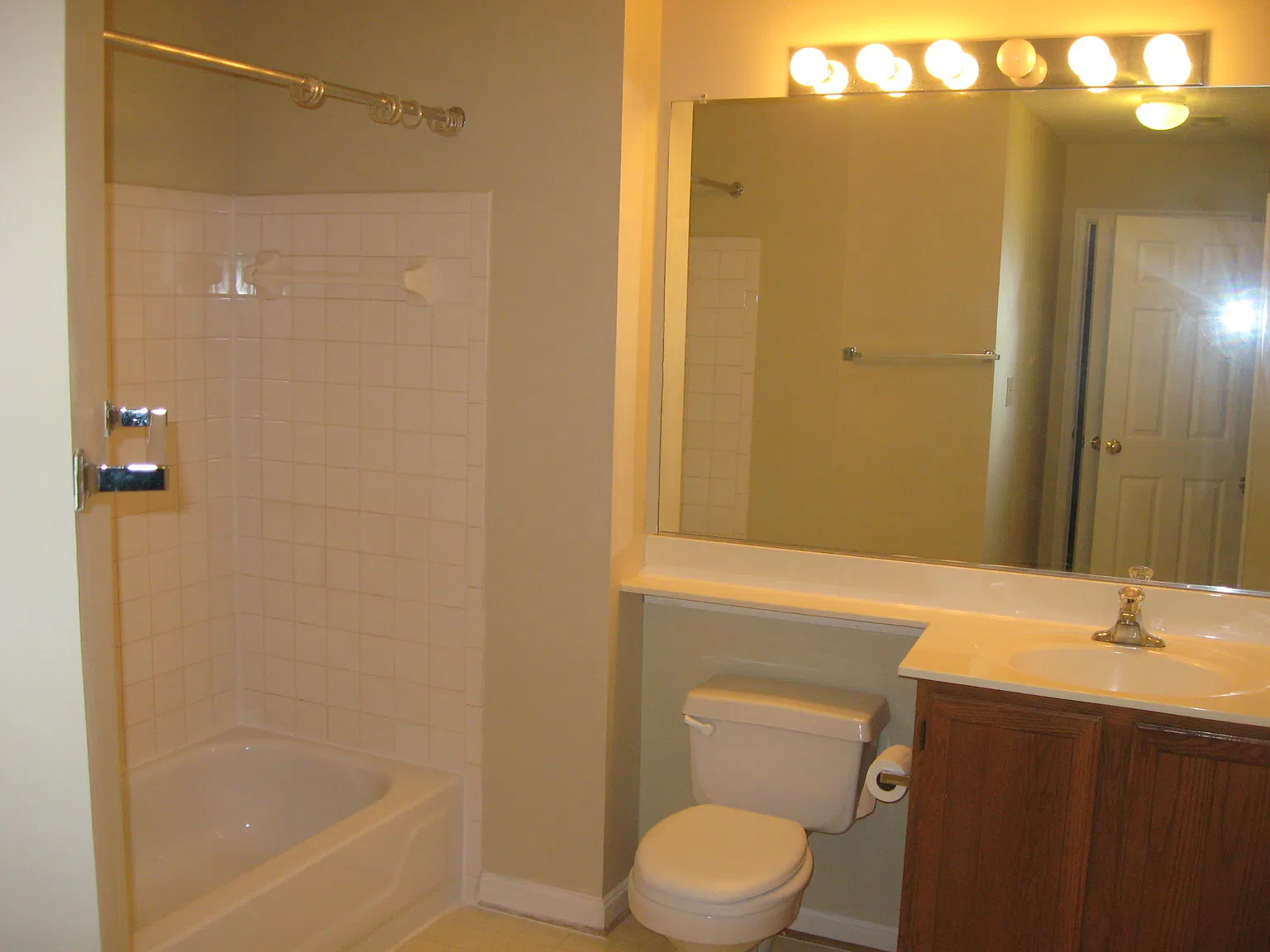 Condo in Laurel! — Photo 2