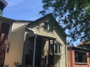 1929 Hartrey Ave, Evanston, IL 60201