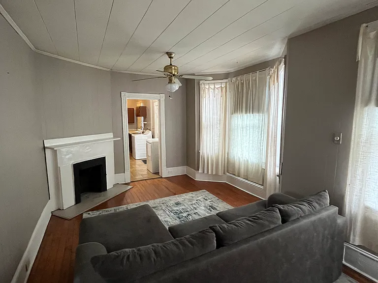 653 Florida Ave — Photo 4