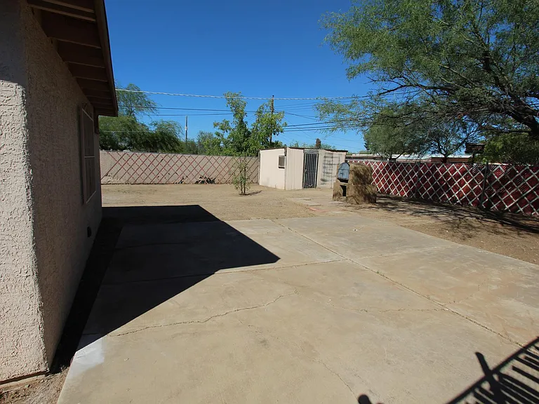 6733 S Downing Ave — Photo 22