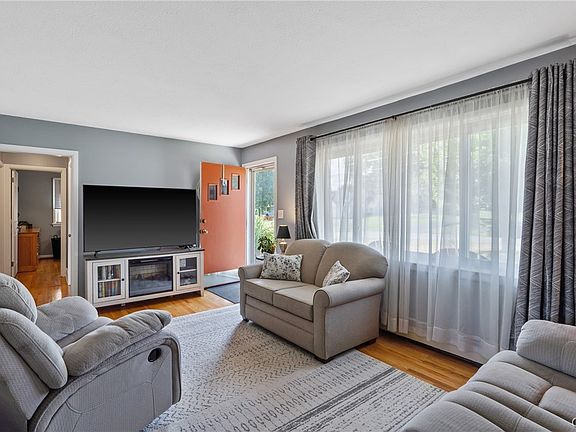 5th image of 501 Chester Rd