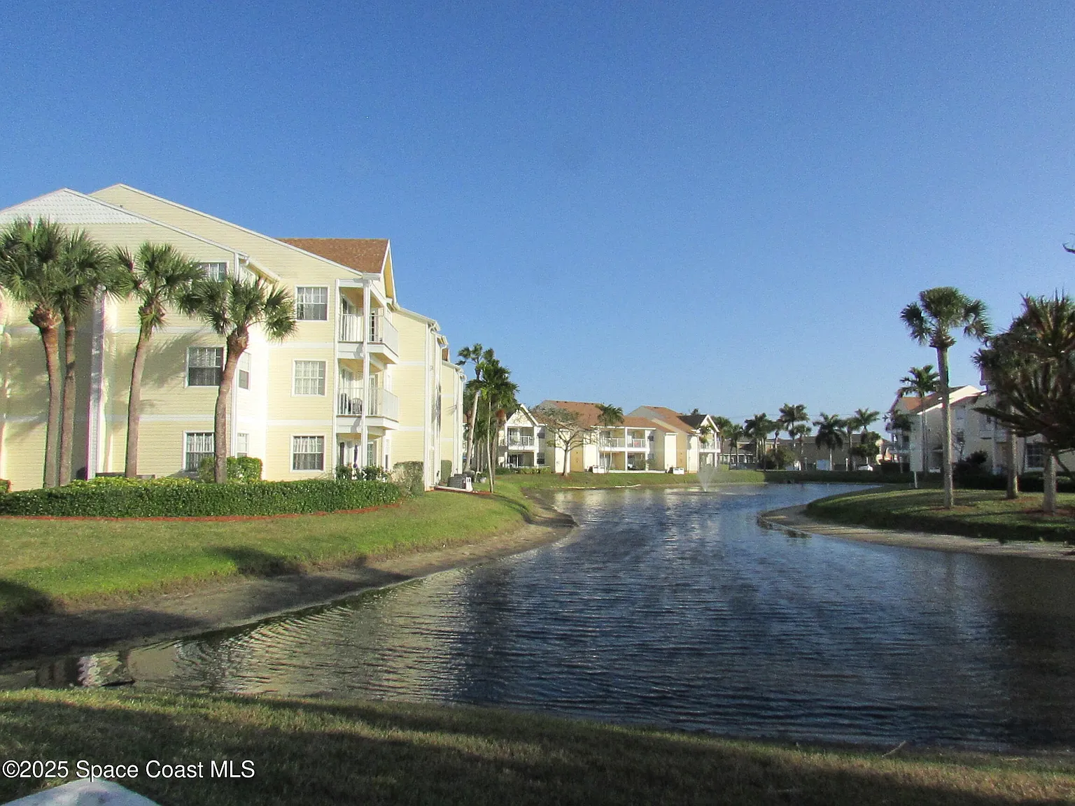 2 bed, 2.0 bath, 900 sqft, $2,000 — Photo 3