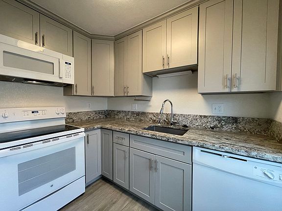 2nd image of 2220 O St APT 7