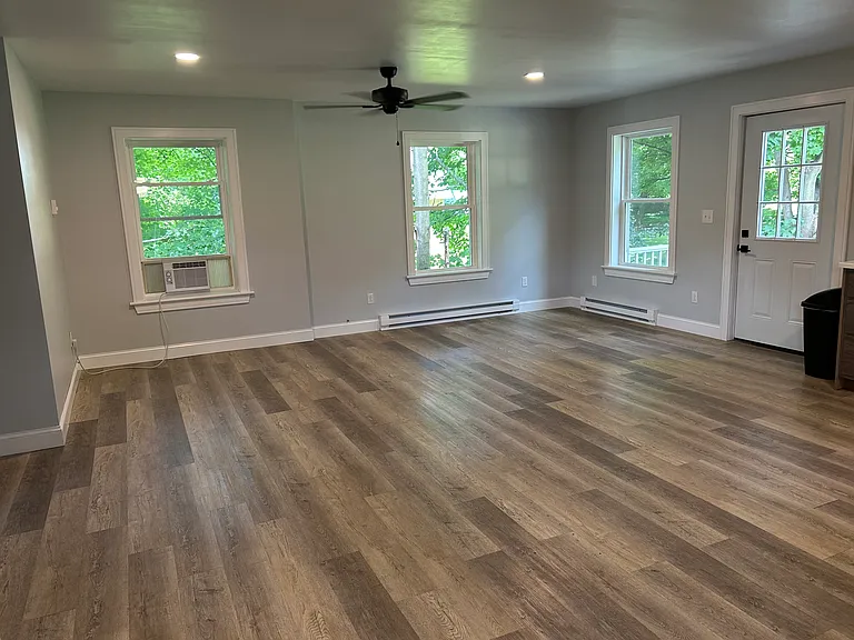 42 Riverside Dr — Photo 4