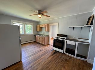 27 Maple St APT 2, Windsor, VT 05089