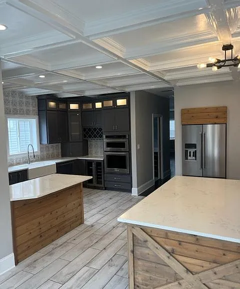 4039 N Whipple St #2 — Photo 1