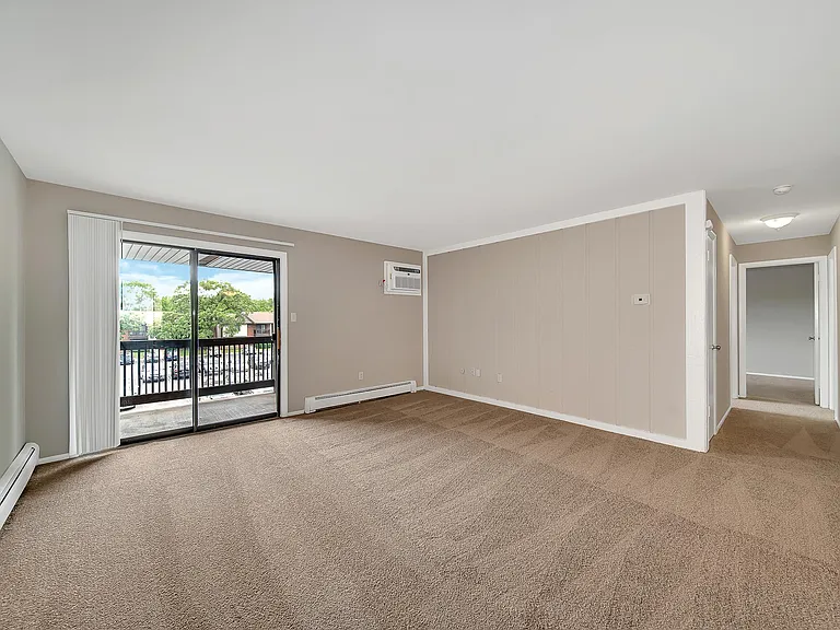 Wing Park Apartments — Photo 1
