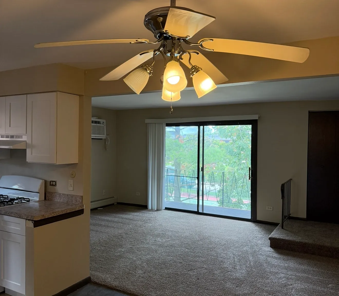 2 bed, 850 sqft, $1,725 — Photo 1