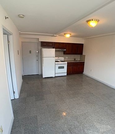2nd image of 27-35 21st St #7E