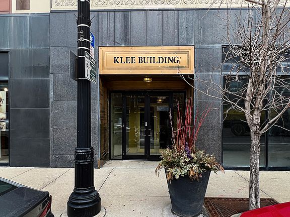 2nd image of 4015 N Milwaukee Ave Unit 211
