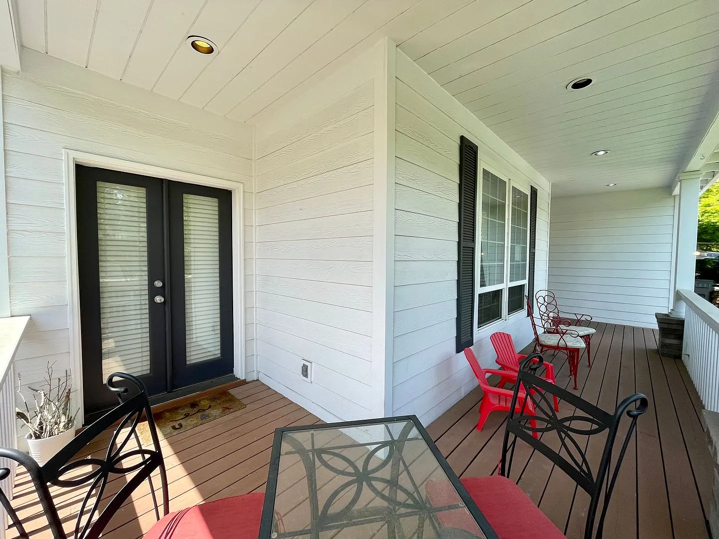 Tualatin 3 Bedroom with Den + Bonus Room 2.5 Bath Home! Close to Legacy Hospital. Has A/C, Includ... — Photo 2