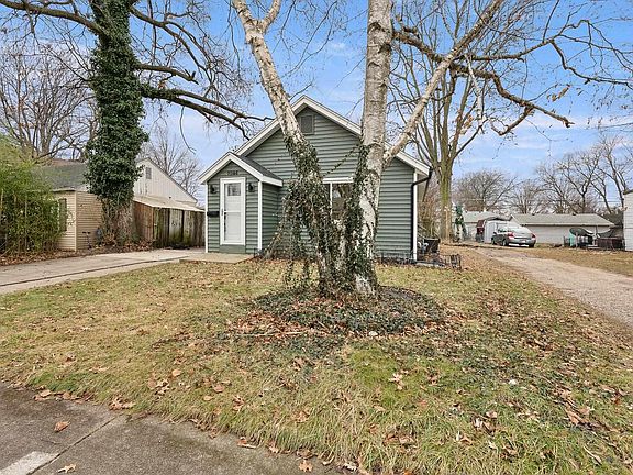 4th image of 1044 Kenwood Ave