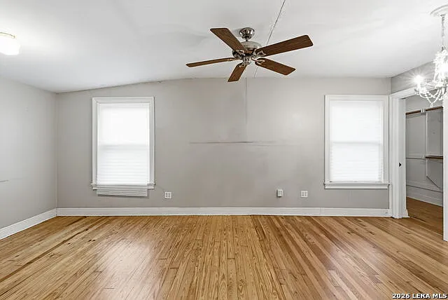 261 E Oakview Pl — Photo 14