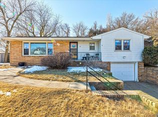 26 Susan Ln, Council Bluffs, IA 51503