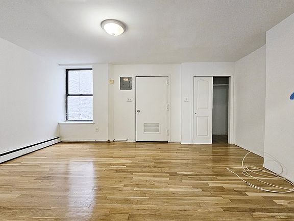 5th image of 923 Putnam Ave #1