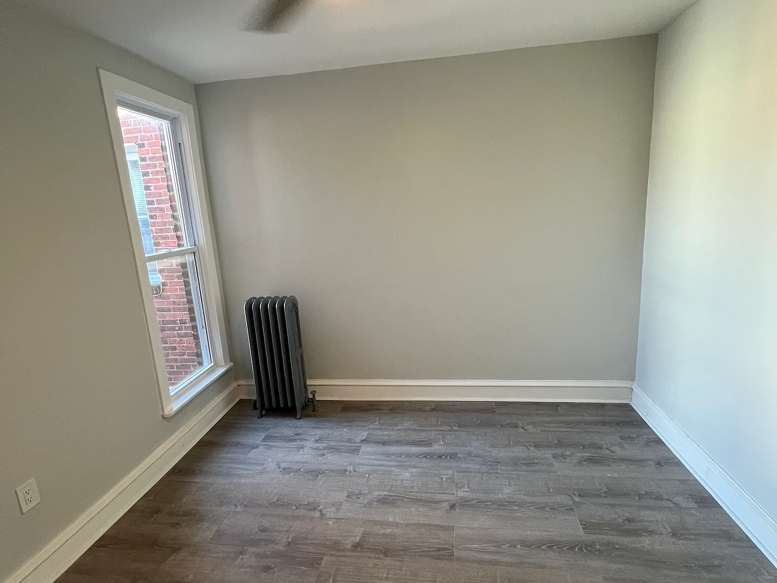 3 bed, 1154 sqft, $2,100 — Photo 4