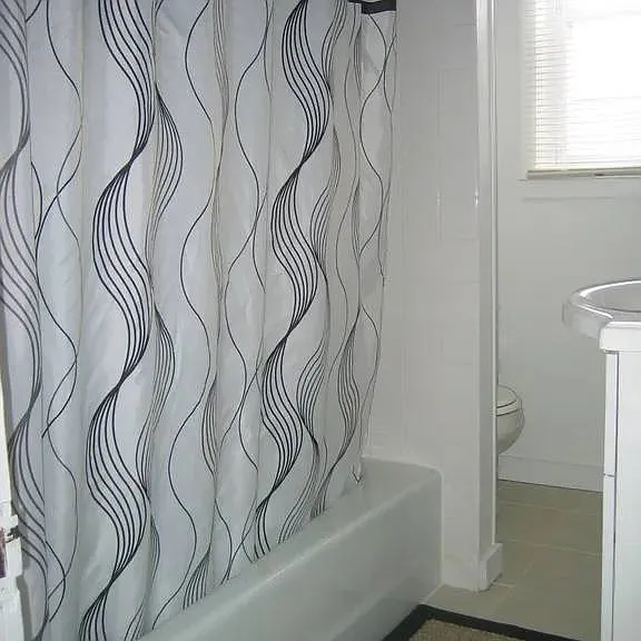 Tiled Shower/Tub