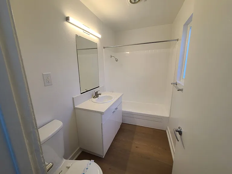 The Circle Apartments at Long Beach — Photo 59
