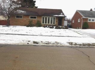 8457 Northlane Dr, Brooklyn, OH 44144
