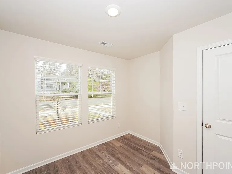 1207 Briarhill Rd #B — Photo 5