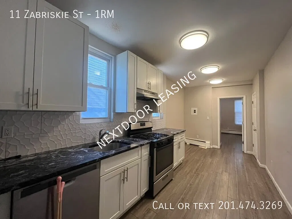 11 Zabriskie St — Photo 2