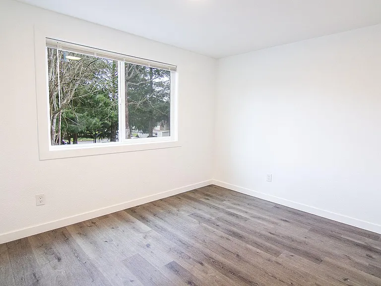 5034 S 58th St #B — Photo 16