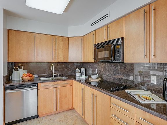 5th image of 1810 Avenida Del Mundo Unit 203