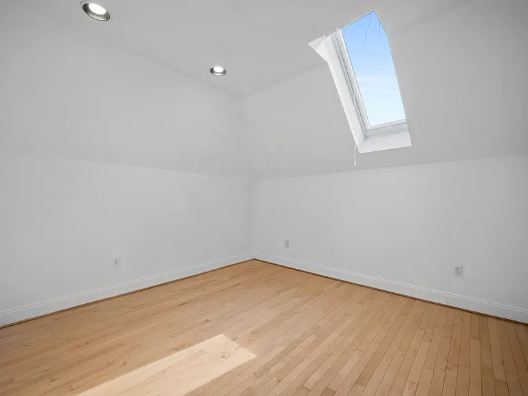 417 Denniston St #4 — Photo 9