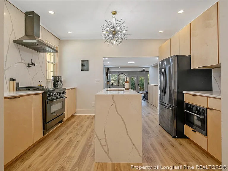 1208 Goodview Ave — Photo 14