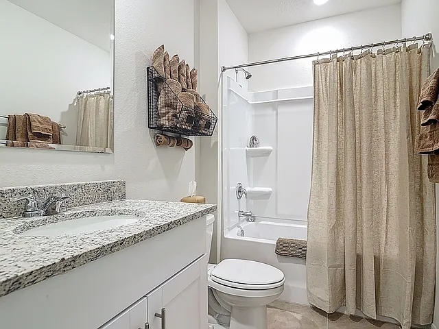 2219 Lake Preserve Cir — Photo 6