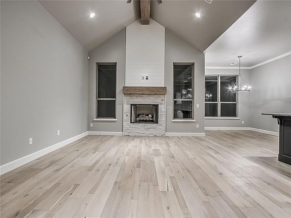 5th image of 11024 NW 23rd St