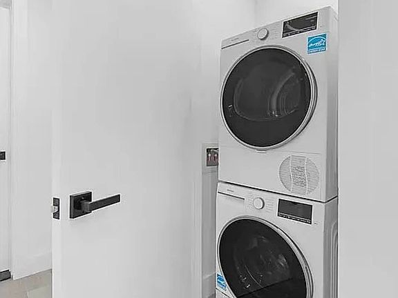 5th image of 200 Meserole St APT 2R