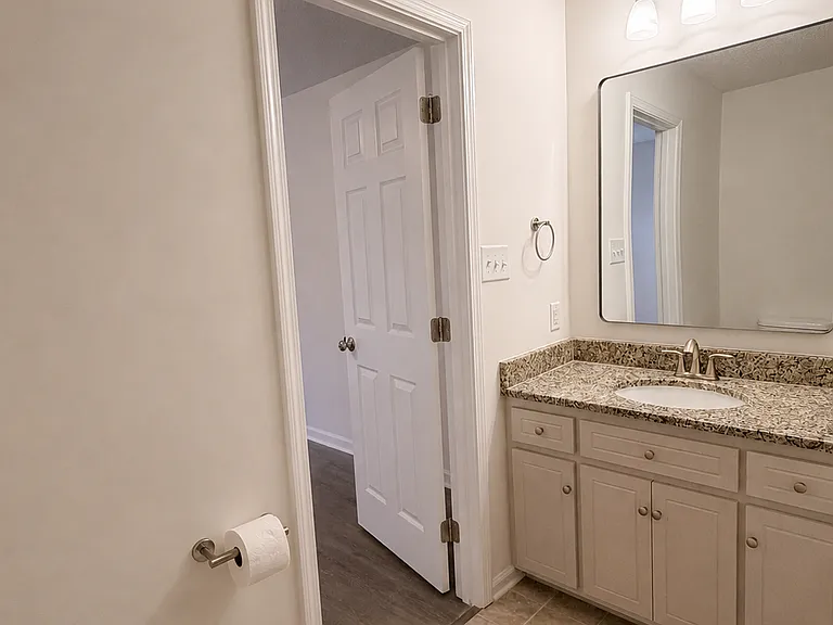 406 W Hooks River Rd #D — Photo 11