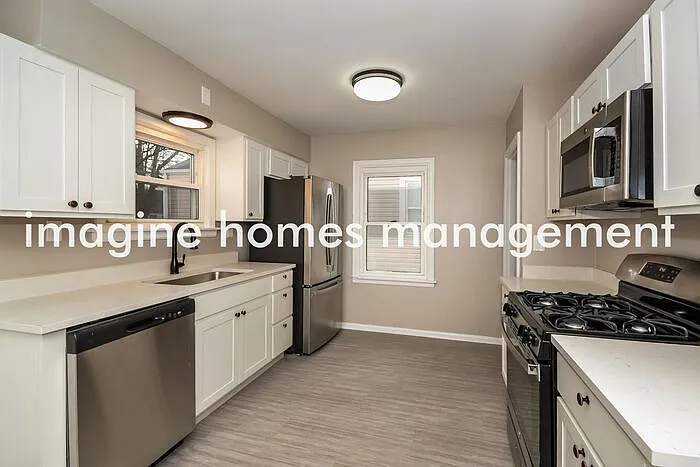 3 bed, 2.0 bath, 1175 sqft, $2,269 — Photo 4