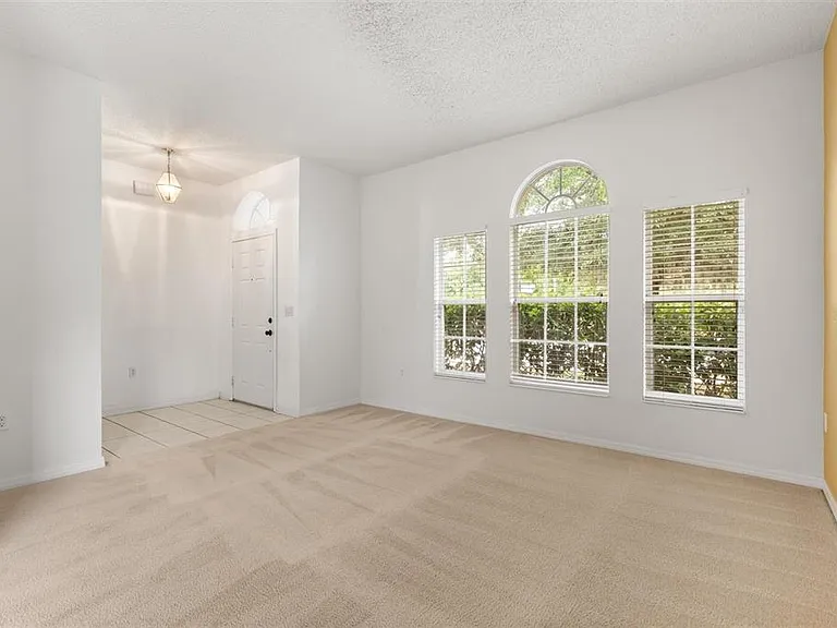 9406 Candice Ct — Photo 10